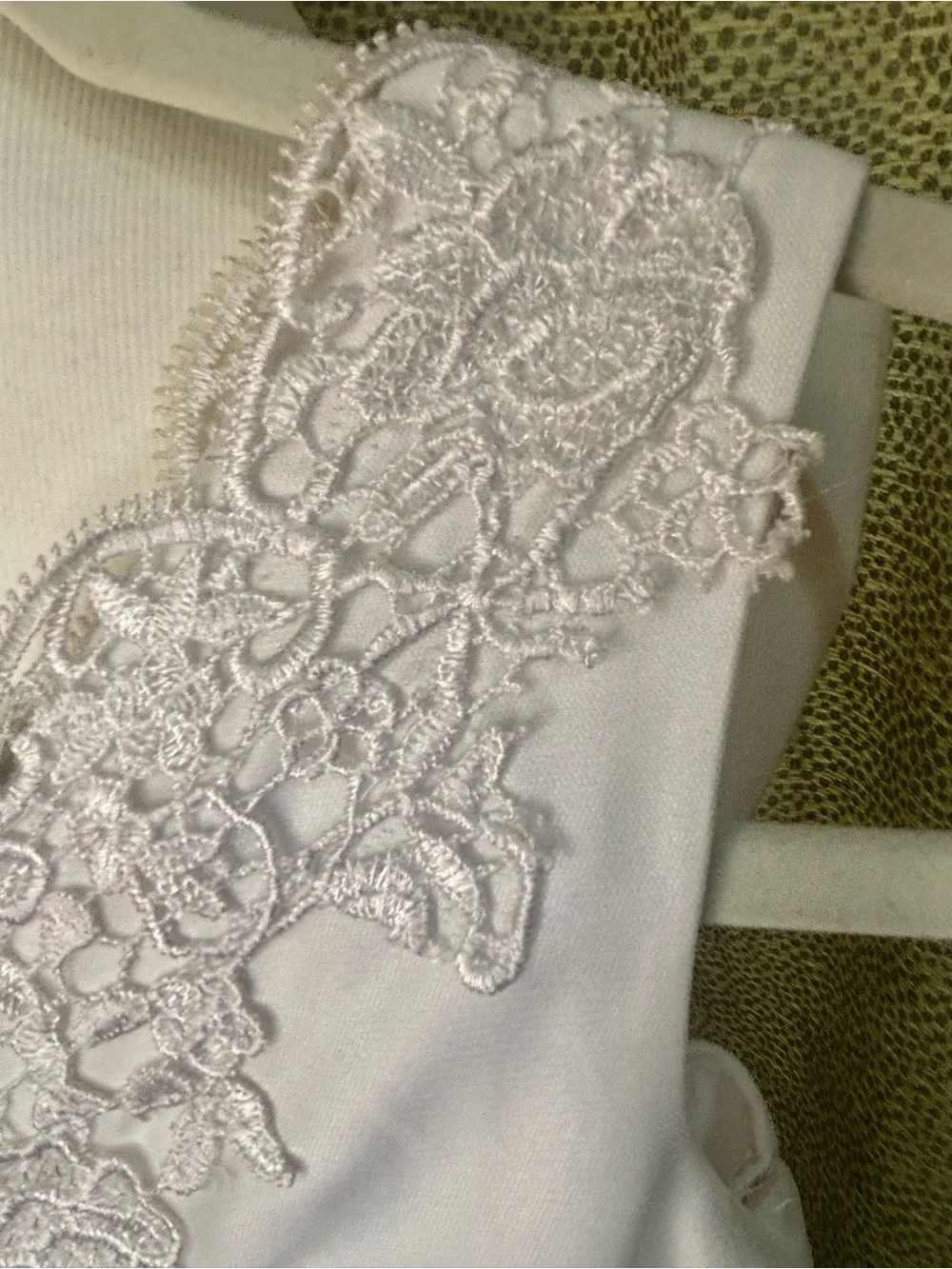 Elegant White Lace & Tulle Girls' Formal Dress